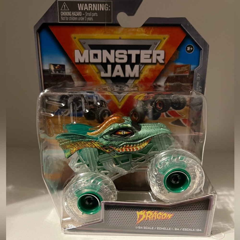 Monster Jam - Dragon Ghost Crew 2024 CHASE Series 37 HTF 1:64 Scale - Picture 1 of 2